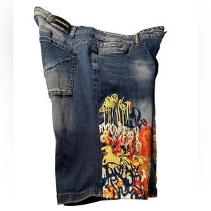 GSQUARD Men’s Graffiti- Print Denim Shorts